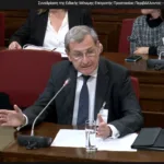 Ο Π. Παπανικόλας κατά τη διάρκεια της παρουσίασής του